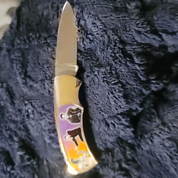 Elvis Presley Commemorative Pocket Knife Set Of 2 - Picture 3 of 4